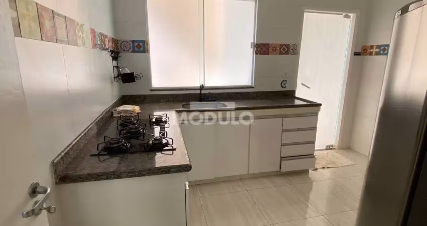 Apartamento mobiliado para locação no bairro jardim botânico.