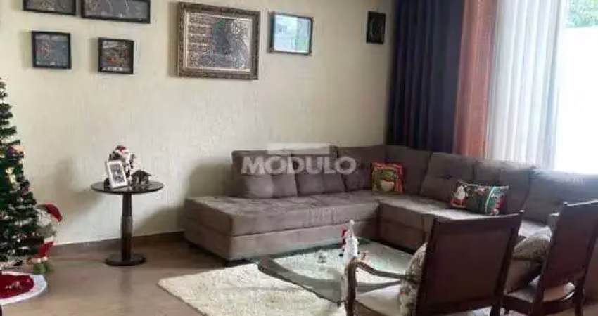 Casa residencial à venda, 3 quartos, 1 suíte, 2 vagas, jardim holanda - uberlândia/mg