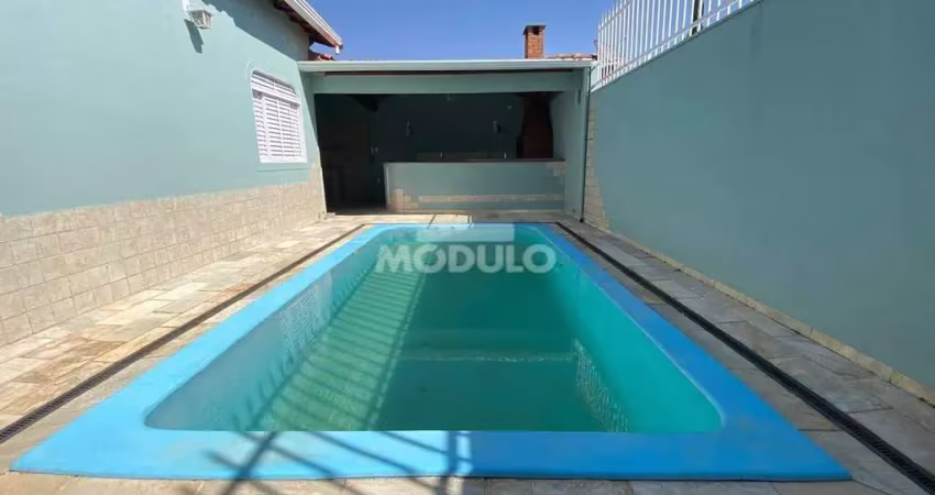 Casa residencial à venda, 3 quartos, 1 suíte, 3 vagas, santa mônica - uberlândia/mg
