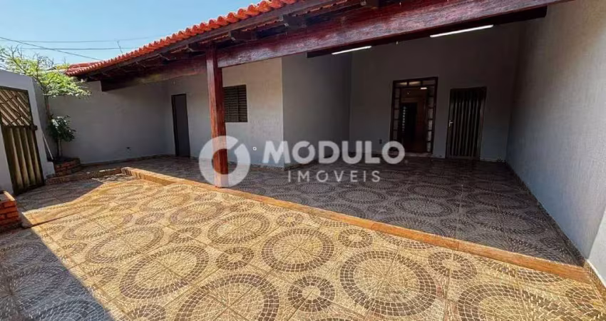 Casa residencial à venda, 4 quartos, 2 suítes, 2 vagas, planalto - uberlândia/mg