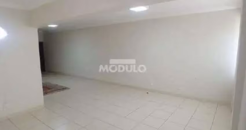 Apartamento à venda, 3 quartos, 1 suíte, 1 vaga, centro - uberlândia/mg