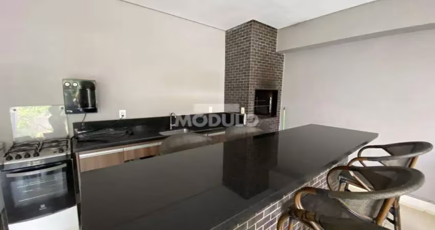 Apartamento com 3 quartos para alugar na Rua Fádua Barcha Gustim, --, Tubalina, Uberlândia