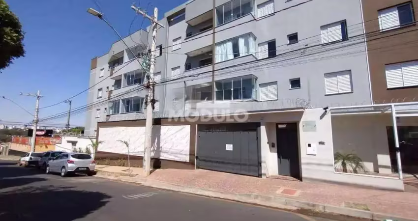 Apartamento com 2 quartos para alugar na Avenida Espanha, --, Tibery, Uberlândia