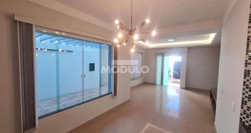 Casa residencial à venda, 3 quartos, 1 suíte, 2 vagas, alto umuarama - uberlândia/mg