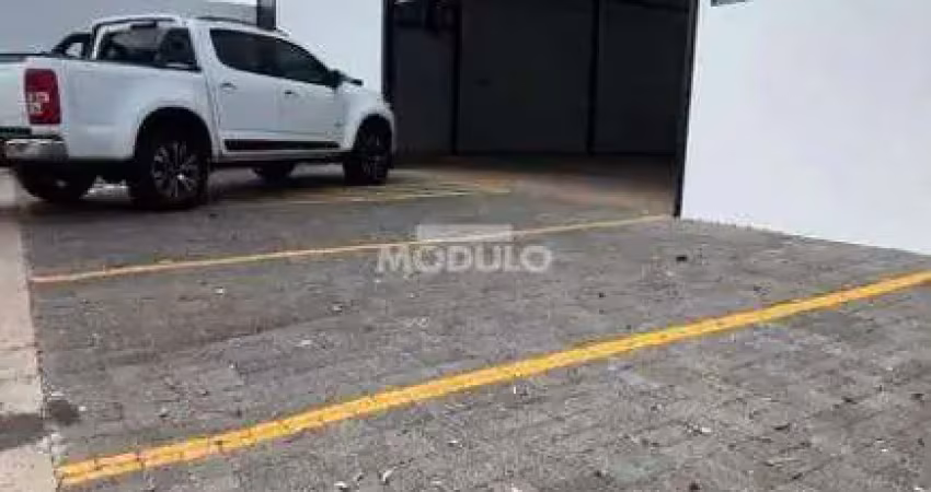 Barracão / Galpão / Depósito para alugar na Rua Diamante, --, Jardim Patrícia, Uberlândia