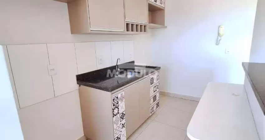Apartamento com 2 quartos para alugar na Rua Nilton Augusto Alves, --, Novo Mundo, Uberlândia