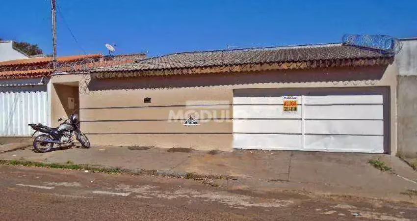 Casa residencial para locação no bairro daniel fonseca.