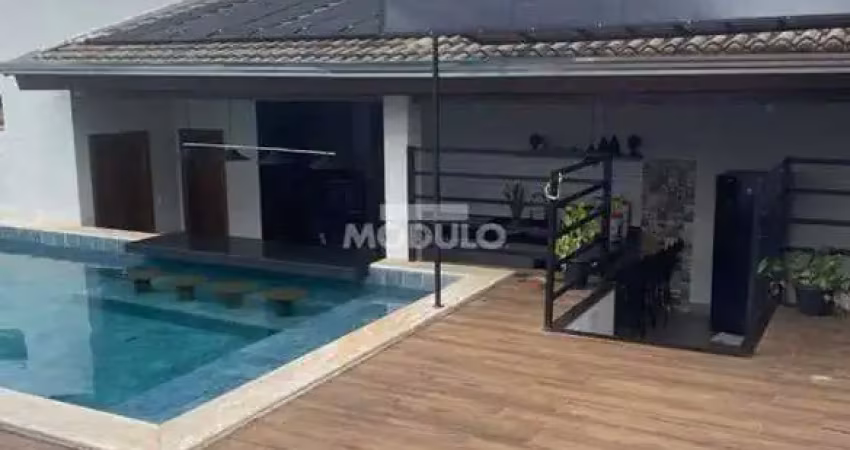 Casa residencial à venda, 3 quartos, 1 suíte, 4 vagas, jaragua - uberlândia/mg