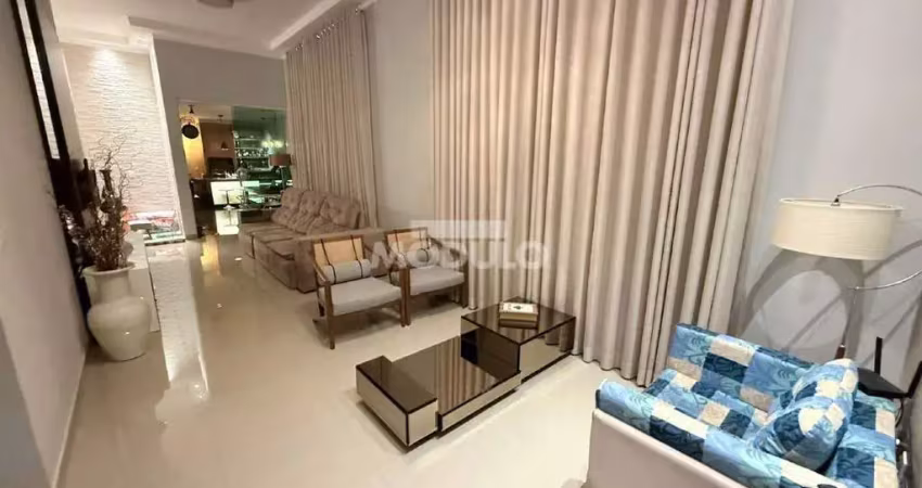 Casa residencial à venda, 3 quartos, 1 suíte, 2 vagas, alto umuarama - uberlândia/mg
