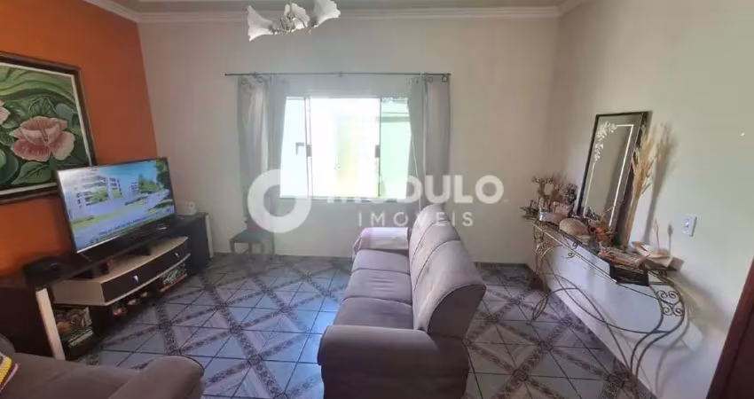 Casa com 5 quartos à venda na Rua Joviano Troncha, --, Sibipiruna, Araguari