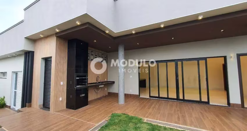Casa com 3 quartos à venda na Rua Hermogênio Dorázio, --, Paraíso, Araguari