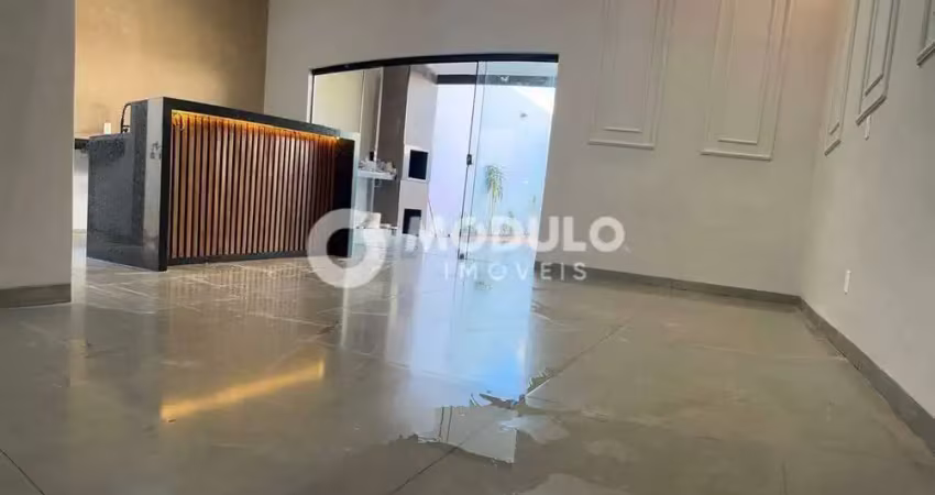 Belíssima casa, localização privilegiada início do interlagos, em fase final de acabamento!