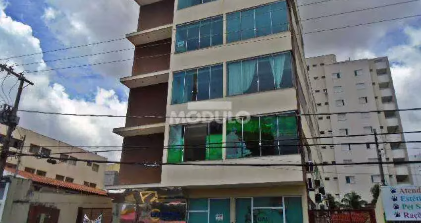 Apartamento com 3 quartos para alugar na Rua Manoel dos Santos, --, Saraiva, Uberlândia
