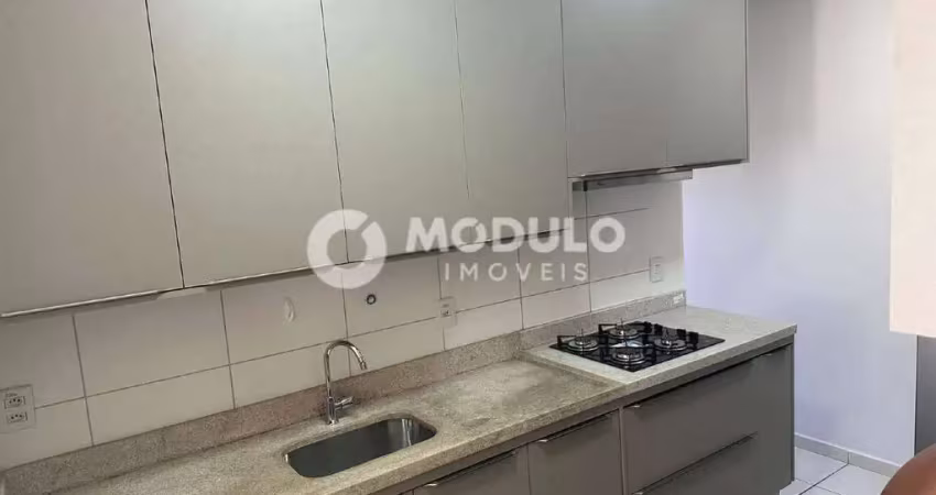 Apartamento com 3 quartos para alugar na Rua José Elias, --, Jardim Karaíba, Uberlândia