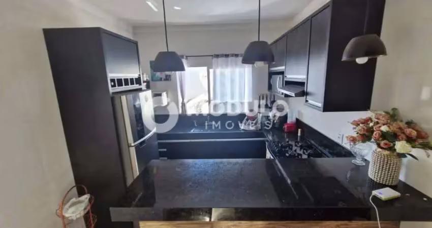 Casa disponivel para locação no bairro alto umuarama.