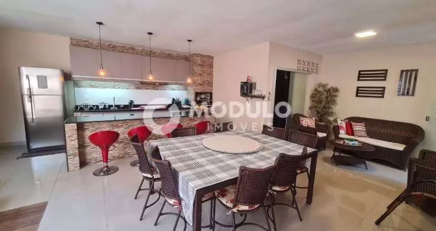 Casa residencial à venda, 3 quartos, 1 suíte, 3 vagas, jardim patricia - uberlândia/mg
