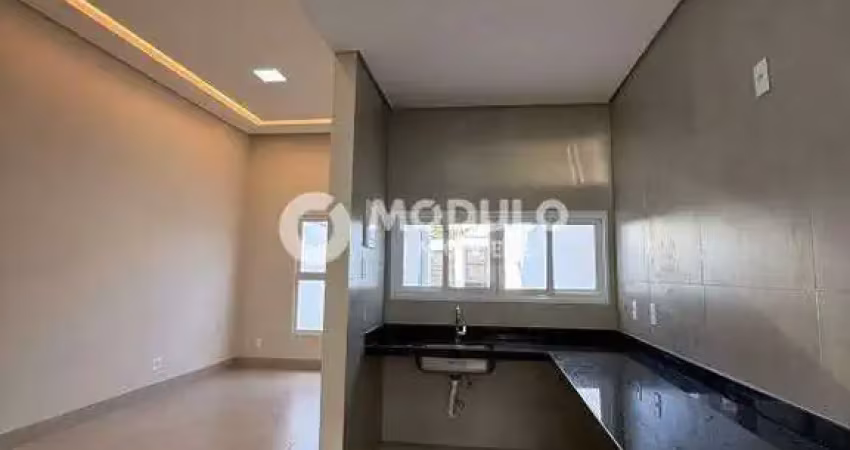 Casa residencial à venda, 2 quartos, 1 suíte, 2 vagas, segismundo pereira - uberlândia/mg