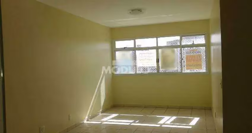 Apartamento com 4 quartos para alugar na Avenida Princesa Izabel, --, Fundinho, Uberlândia