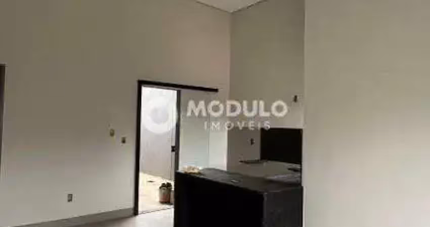 Casa residencial à venda, 2 quartos, 1 suíte, 2 vagas, laranjeiras - uberlândia/mg