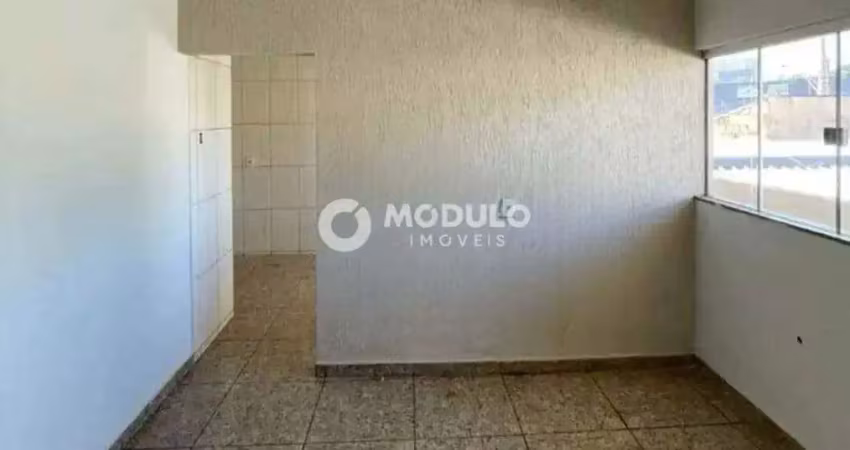 Apartamento com 3 quartos para alugar na Rua da Conquista, --, Martins, Uberlândia
