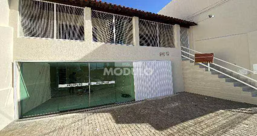 Casa comercial disponivel para locação no bairro brasil.