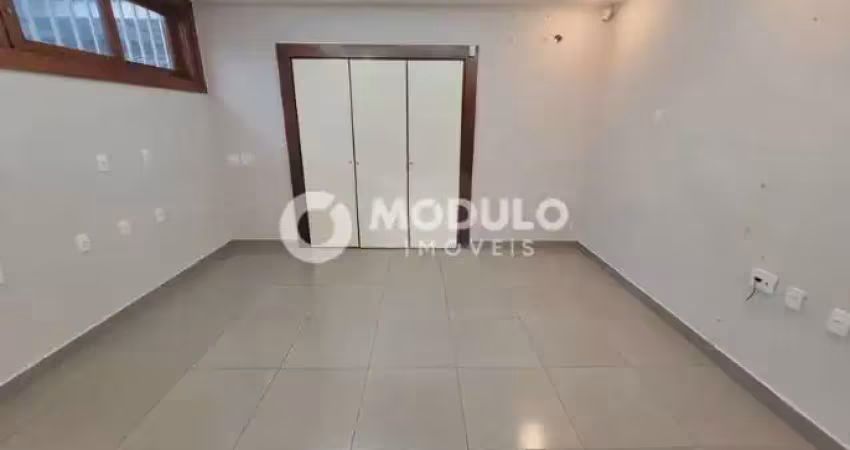 Casa para alugar na Avenida Princesa Izabel, --, Fundinho, Uberlândia