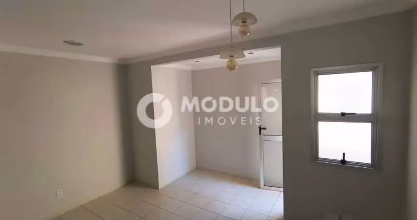 Apartamento com 3 quartos para alugar na Avenida Getúlio Vargas, --, Tubalina, Uberlândia