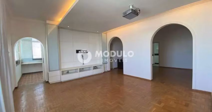 Apartamento à venda, 3 quartos, 1 suíte, 1 vaga, centro - uberlândia/mg