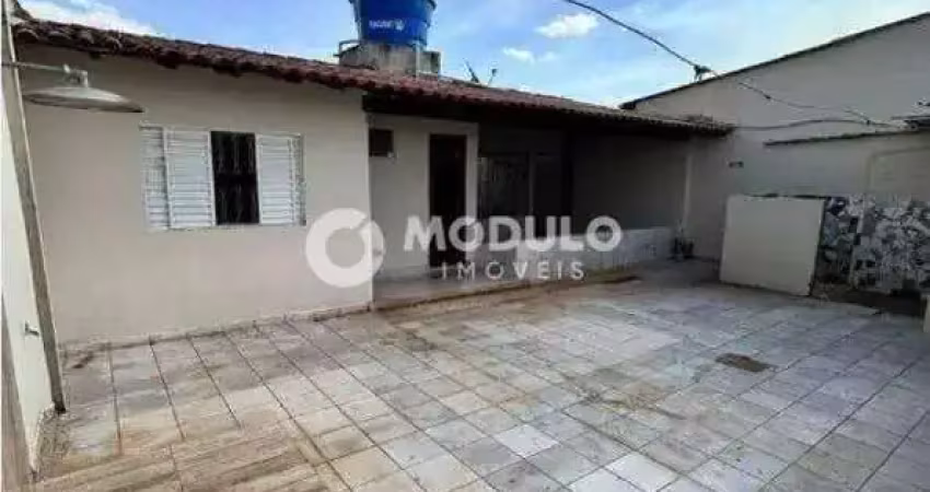 Casa residencial disponível para locação no bairro planalto.
