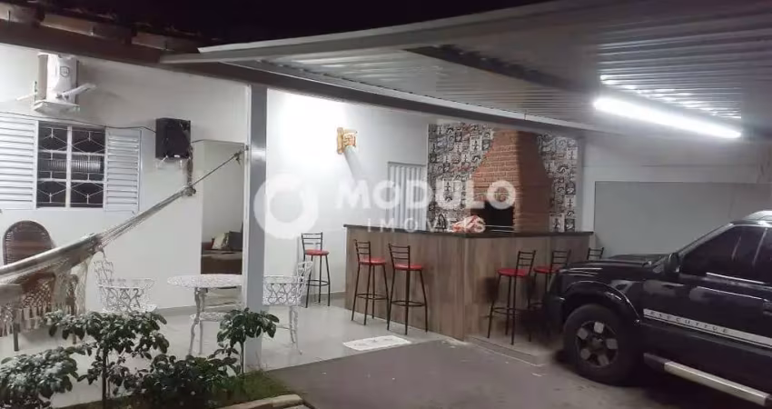 Casa residencial à venda, 3 quartos, 1 suíte, cidade jardim - uberlândia/mg