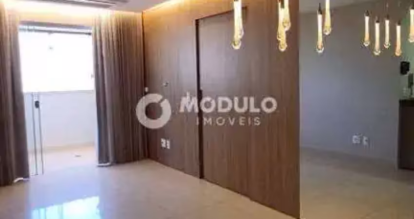 Apartamento à venda, 3 quartos, 1 suíte, 2 vagas, centro - uberlândia/mg