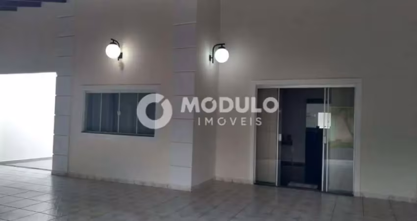 Casa residencial à venda, 3 quartos, 1 suíte, 3 vagas, jardim europa - uberlândia/mg