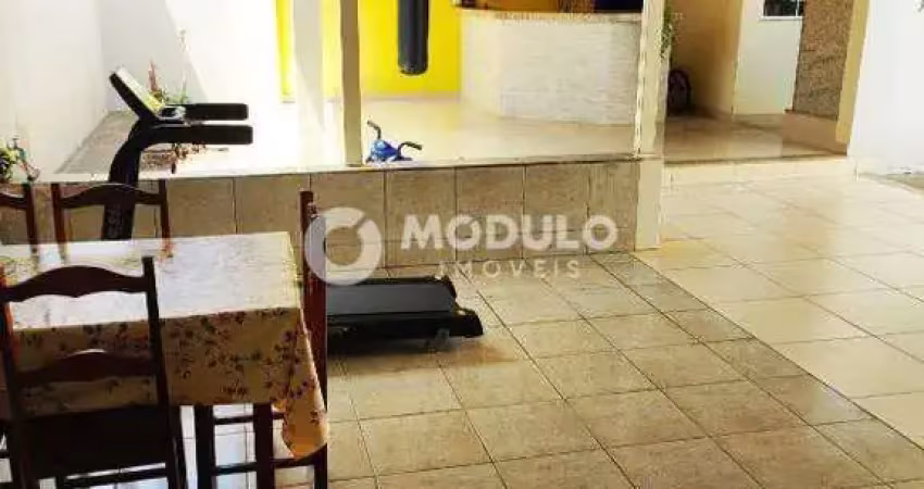 Casa residencial à venda, 3 quartos, santa rosa - uberlândia/mg