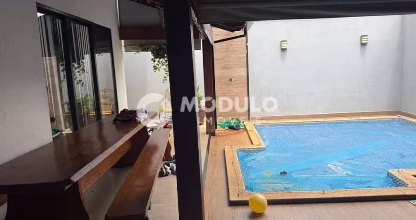 Casa residencial à venda, 4 quartos, 4 suítes, 2 vagas, granada - uberlândia/mg