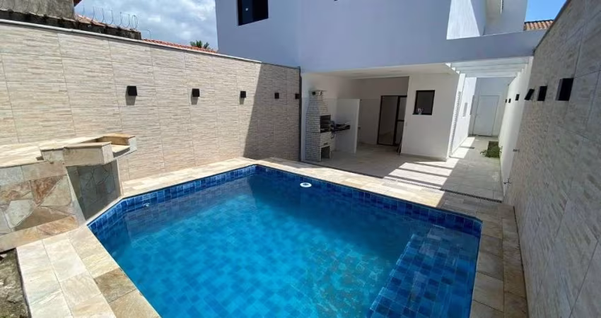 Sobrado com 3 dormitórios à venda, 147 m² por R$ 750.000,00 - Vera Cruz - Mongaguá/SP