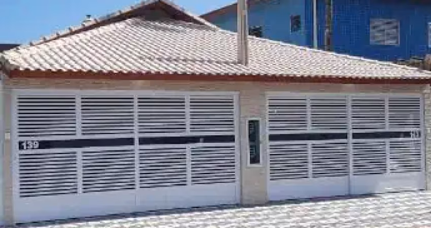 Casa com 2 dormitórios à venda, 112 m² por R$ 595.000 - Maracanã - Praia Grande/SP