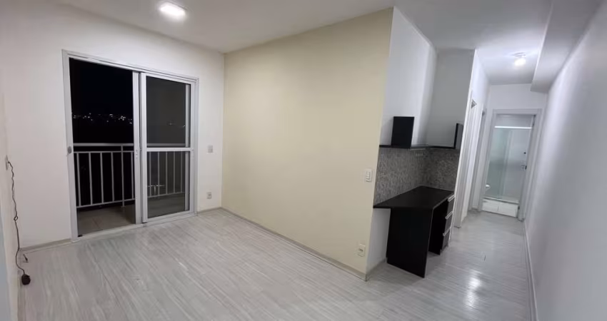 Apto pronto para morar e desocupado, vista livre, repleto de armários planejados, 2 dorms sendo 1 suíte, varanda, home office e 1 vaga.