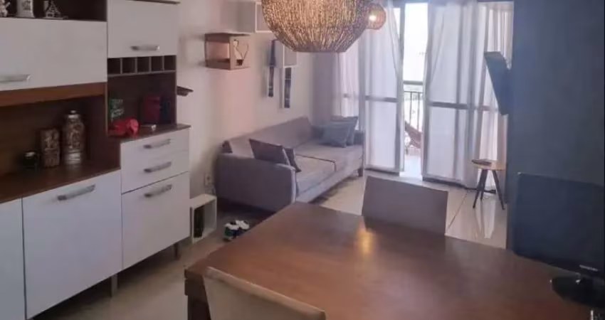 Apto pronto no espaço e vida, 3 dorms sendo 1 suíte, com armários planejados e em andar alto, varanda e 1 vaga coberta no subsolo