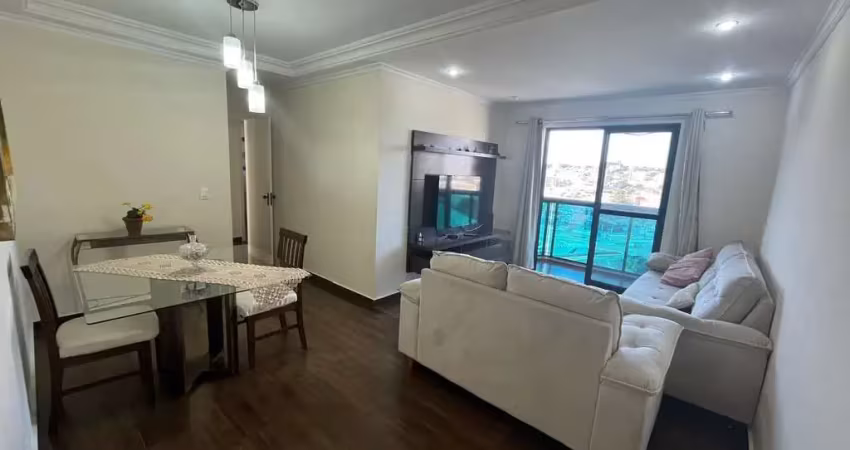 Apto pronto para morar, reformado no condomínio são francisco de assis, varanda, andar alto e vista livre, sol da manhã e 2 vagas cobertas.