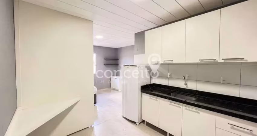 Apartamento mobiliado com 1 dormitório na água verde!