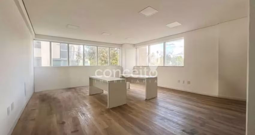 Casa comercial com 1 sala para alugar no Centro, Blumenau 