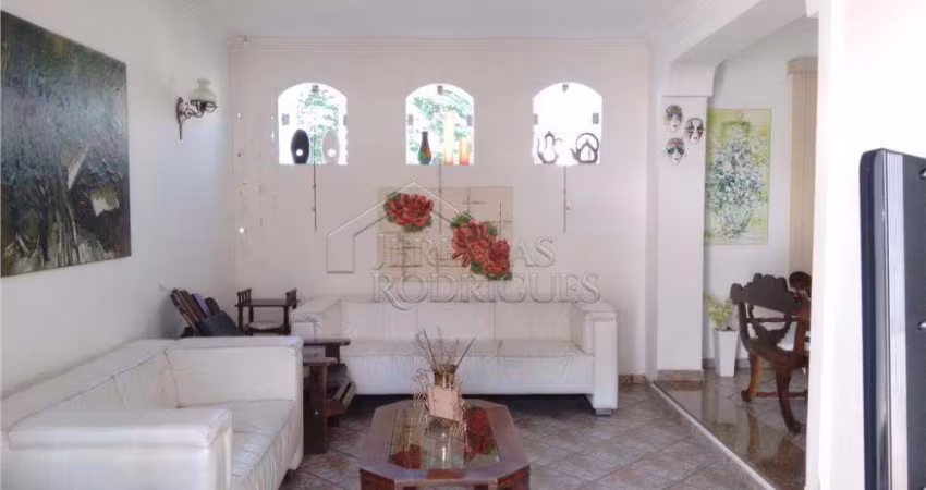 Casa com 3 quartos, 270 m² - Independência - Taubaté/SP