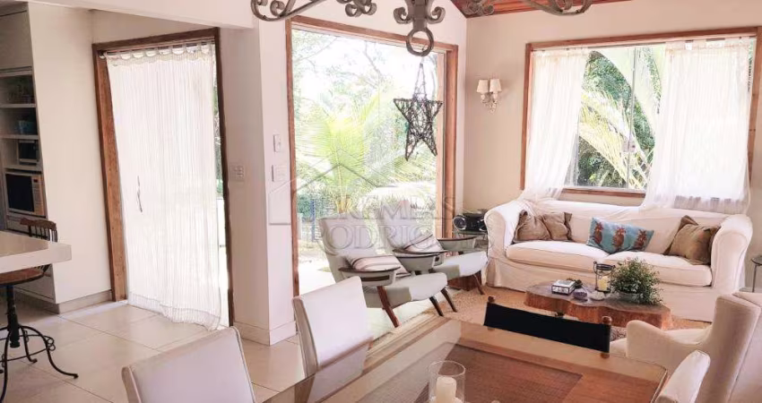 Casa com 3 dormitórios, 200 m² - Chácaras Cataguá - Taubaté/SP