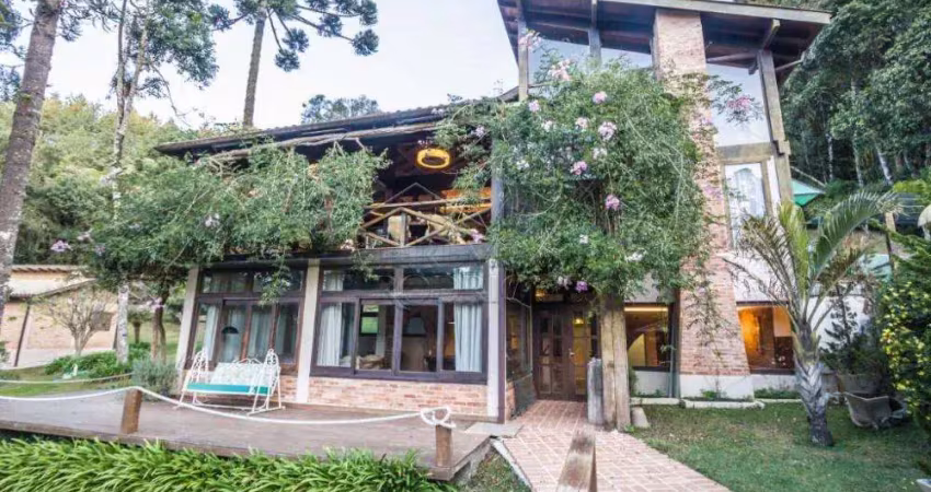 Casa com 3 quartos, 630 m², à venda por R$ 6.500.000- Condomínio Pedra de Fogo - Campos do Jordão/SP