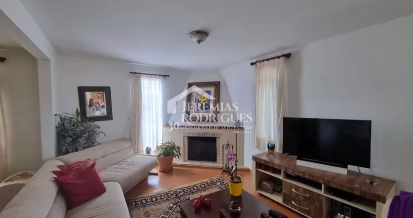 Casa com 4 dormitórios, 247 m² - Vila Nova Suíça - Campos do Jordão/SP