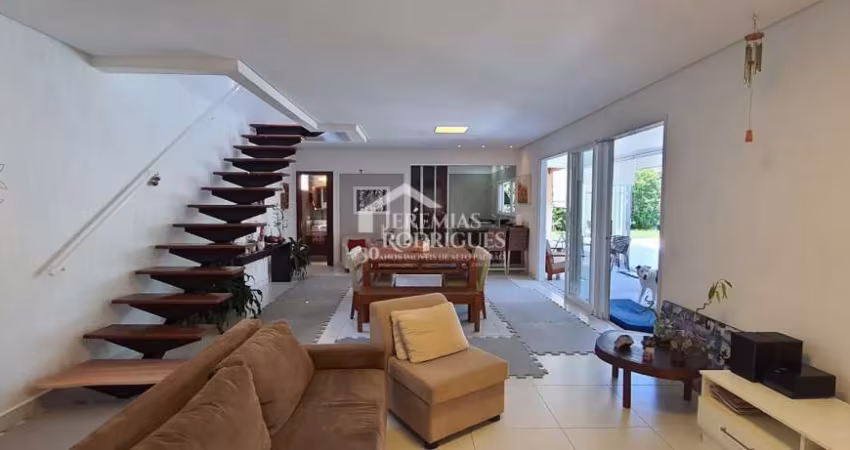 Casa com 3 suítes para venda no Condomínio Campos Do Conde II Versailles em Tremembé/SP