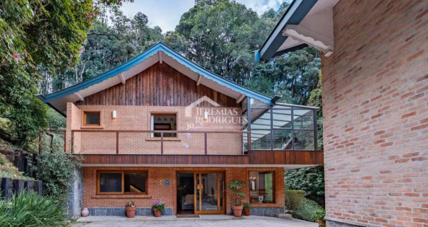 Casa com 7 suítes, 770 m² - Pedra do Fogo - Campos do Jordão/SP.