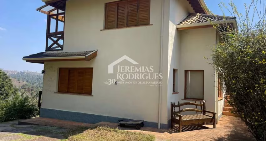 Casa com 3 suítes, 332 m² - Condomínio Florestal Clube - Campos do Jordão/SP.