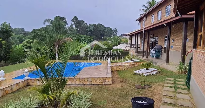 Ampla casa rústica