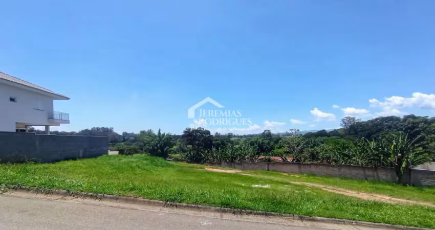 Terreno à venda com 412 m² no Condomínio Reserva dos Lagos em Pindamonhangaba/SP.